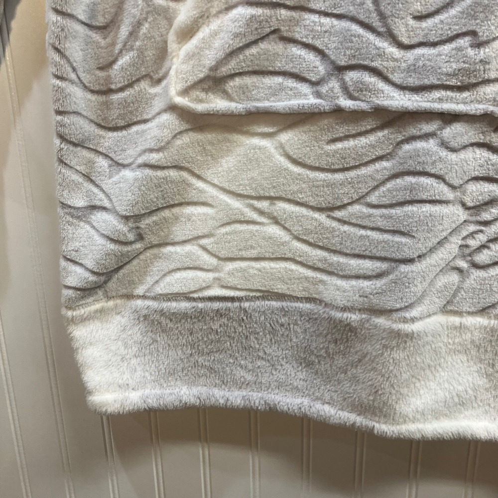 Anne Klein Sport Cowl Neck Fleece Tunic Sweatshirt Grey White Animal Print S EUC - Picture 5 of 11